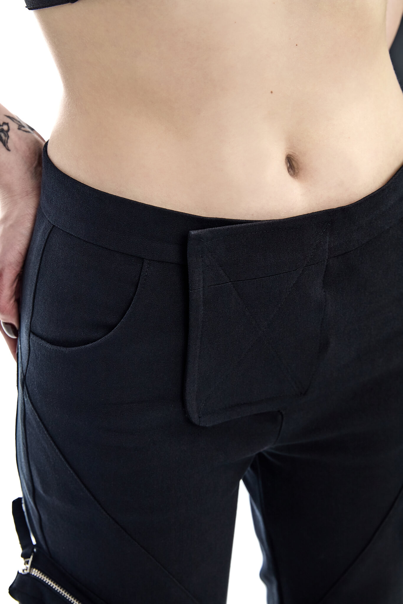 Circe Low Rise Y2K Cargo Pants - Image 6