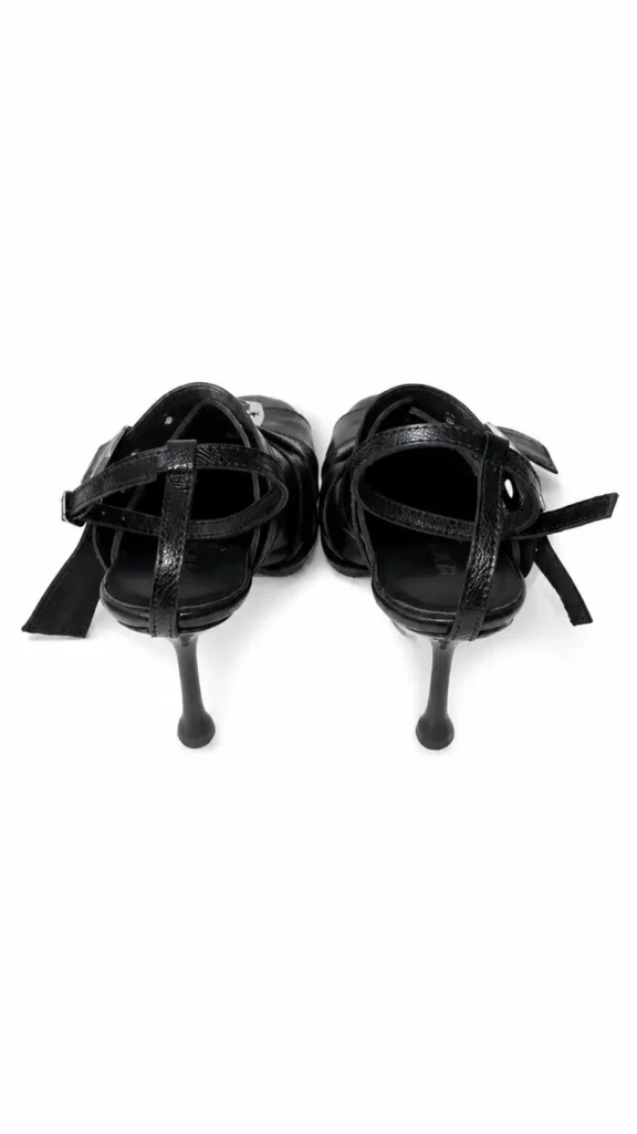 Silence Buckle Heel